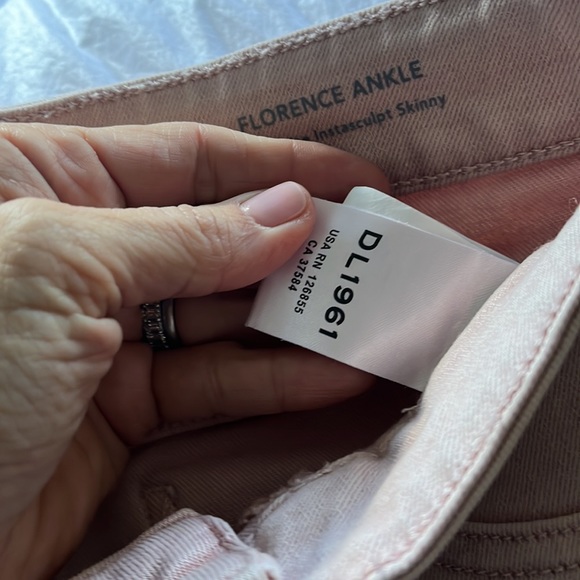 DL 1961 pink Florence ankle mid rise Interscope skinny jean in color pink size26 - Picture 3 of 7